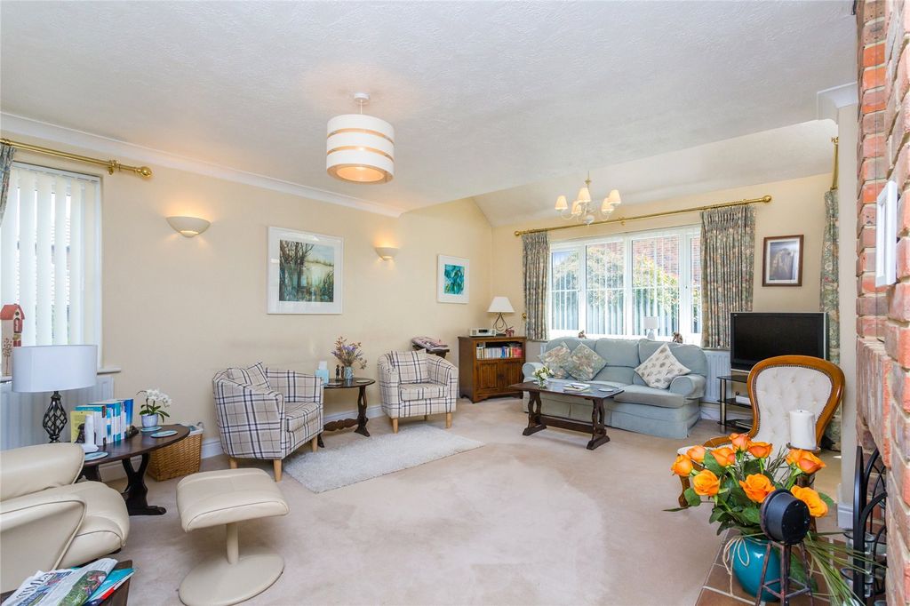 Property photo 2 of 22 Picture No. 25