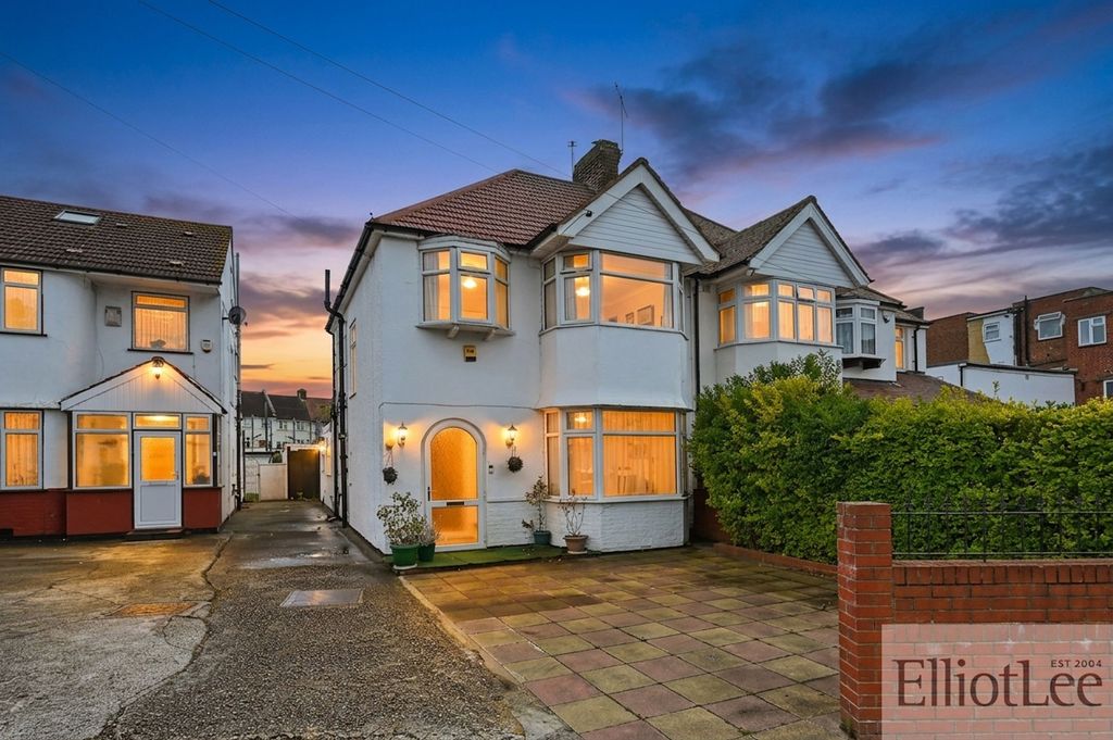 Property photo 1 of 11