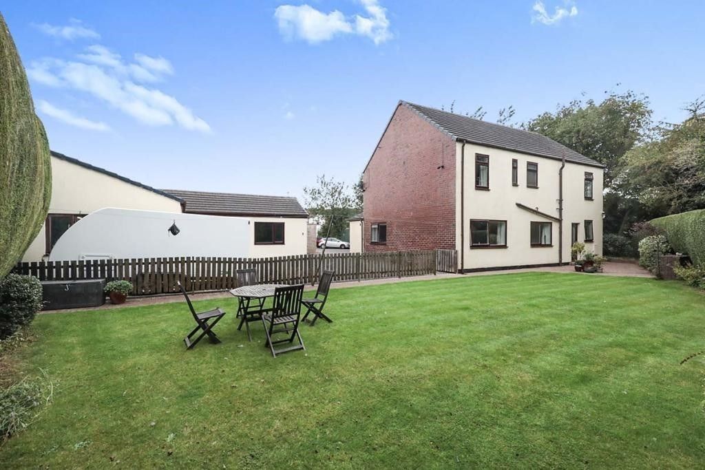 Property photo 2 of 9