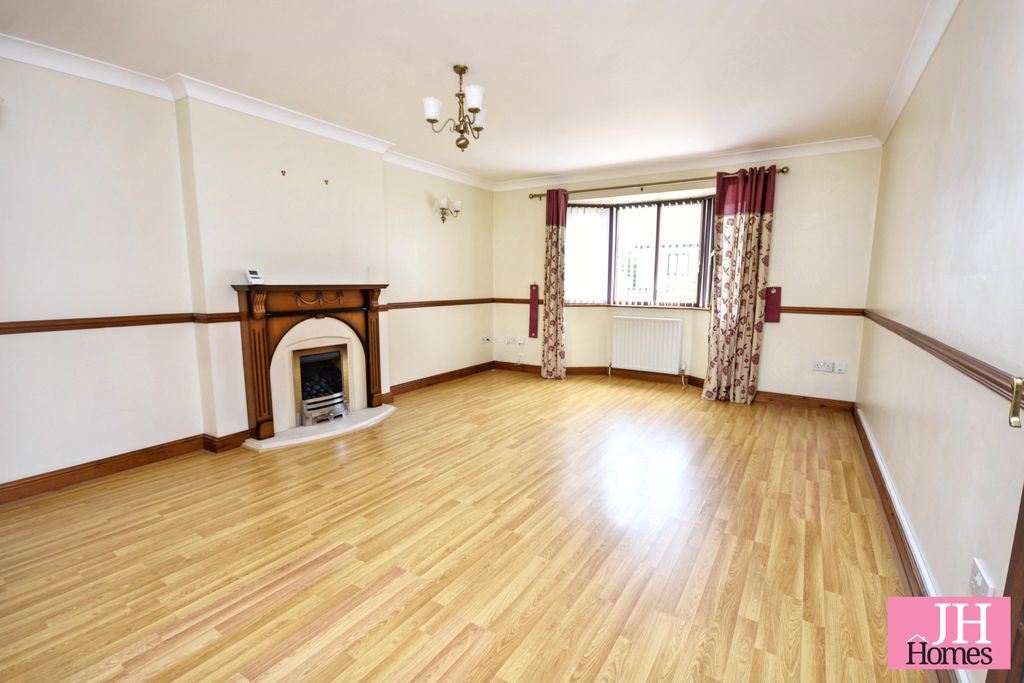Property photo 3 of 23