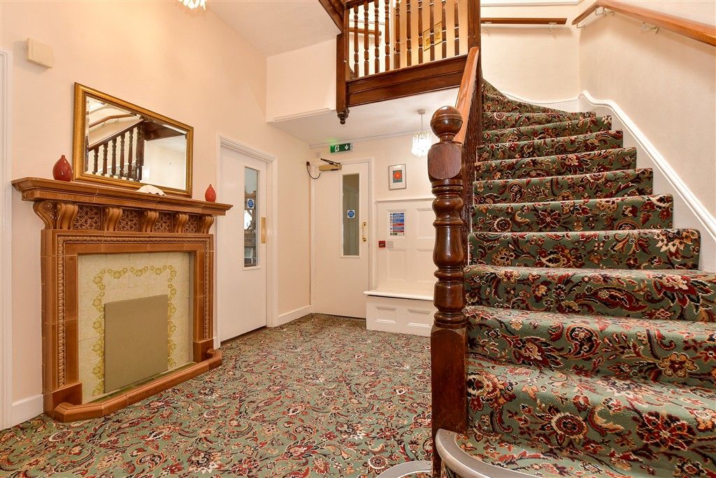Property photo 3 of 14 Hallway
