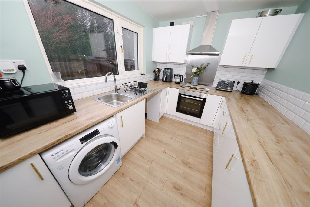 Property photo 3 of 15 c