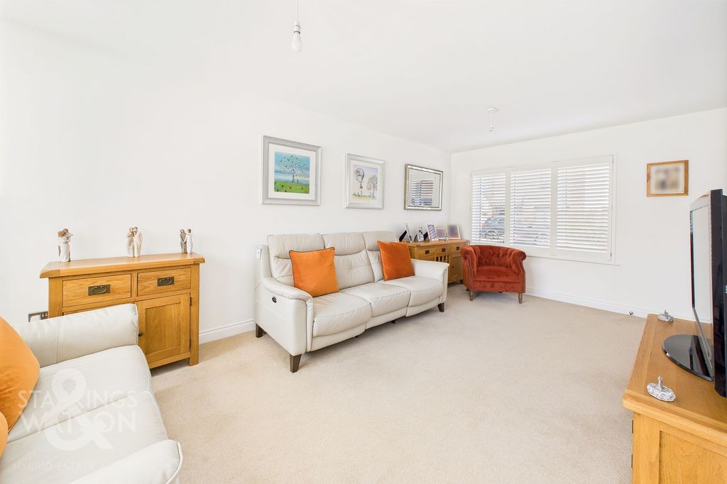 Property photo 2 of 21