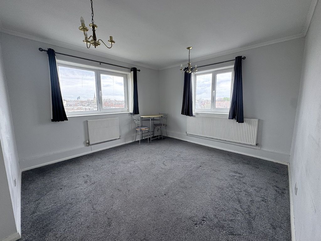 Property photo 2 of 9 Picture No. 12