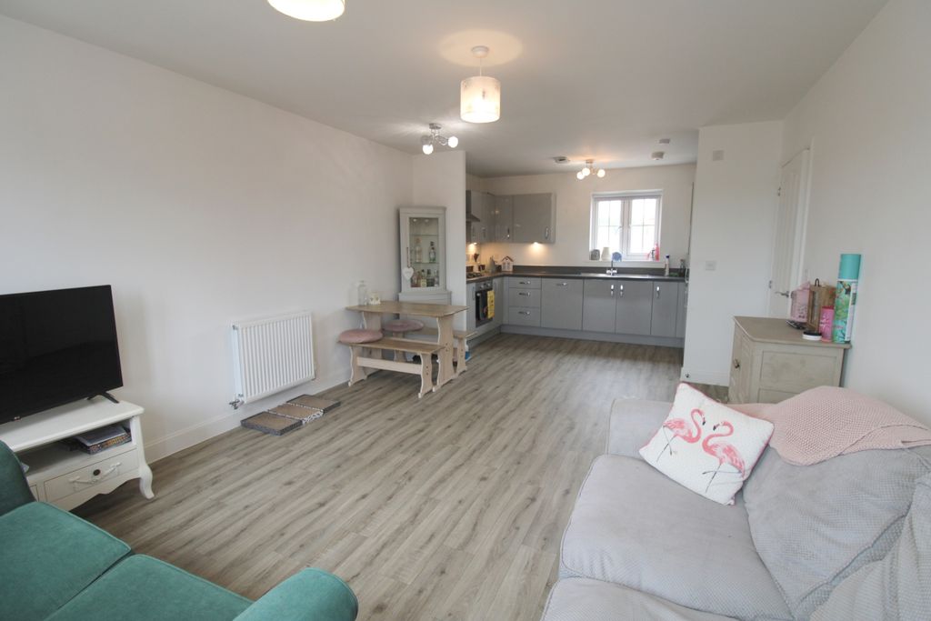 Property photo 3 of 8 Img_2801