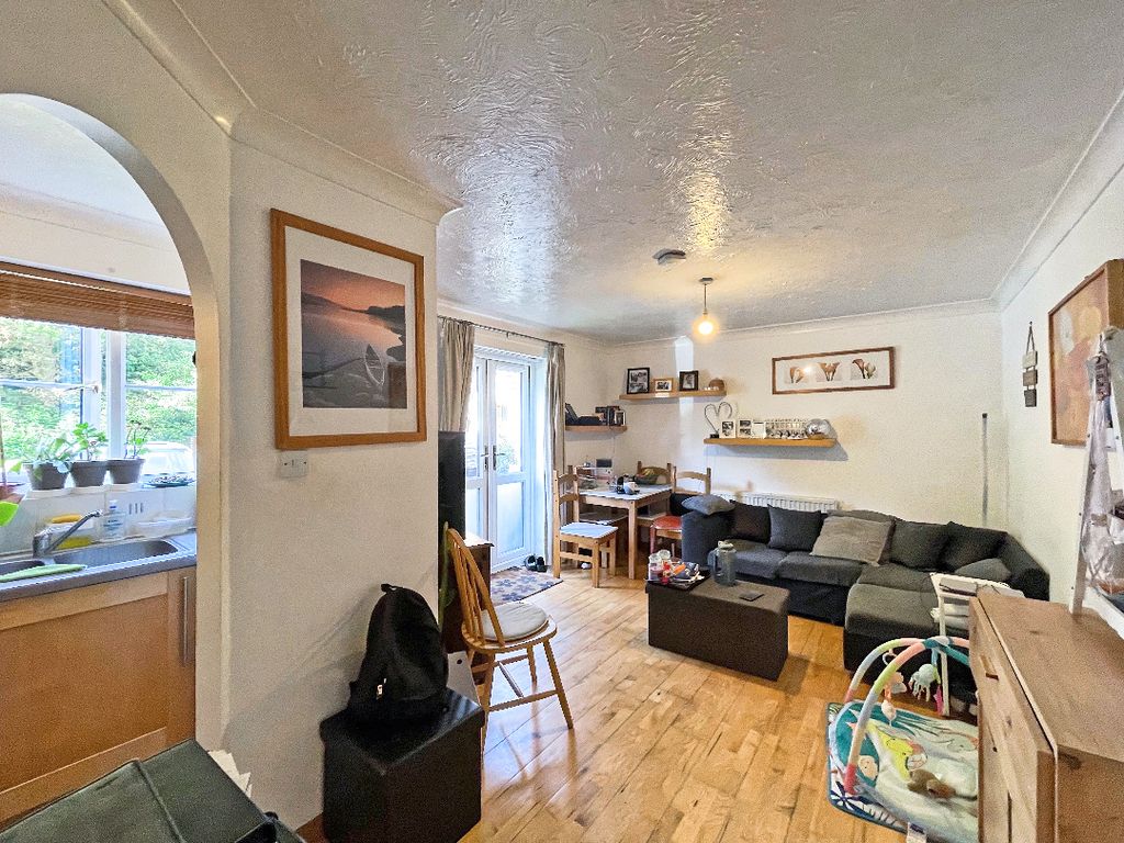 Property photo 2 of 8 2