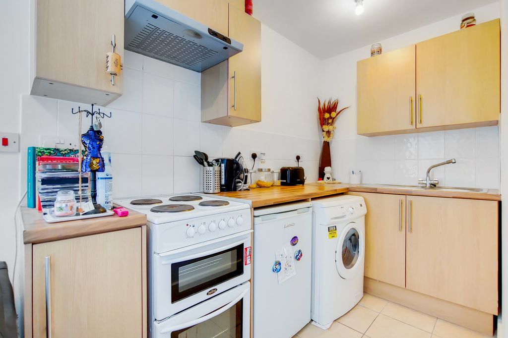 Property photo 3 of 5