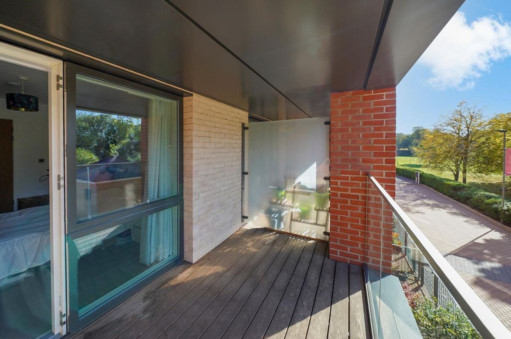 Property photo 3 of 6