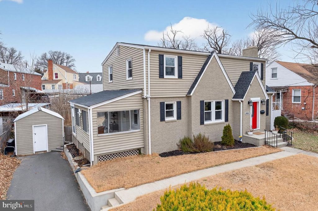 Property photo 1 of 2