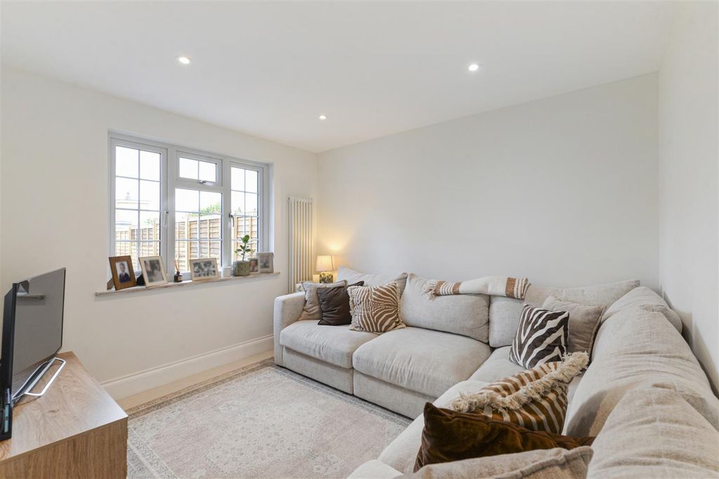 Property photo 2 of 15 3