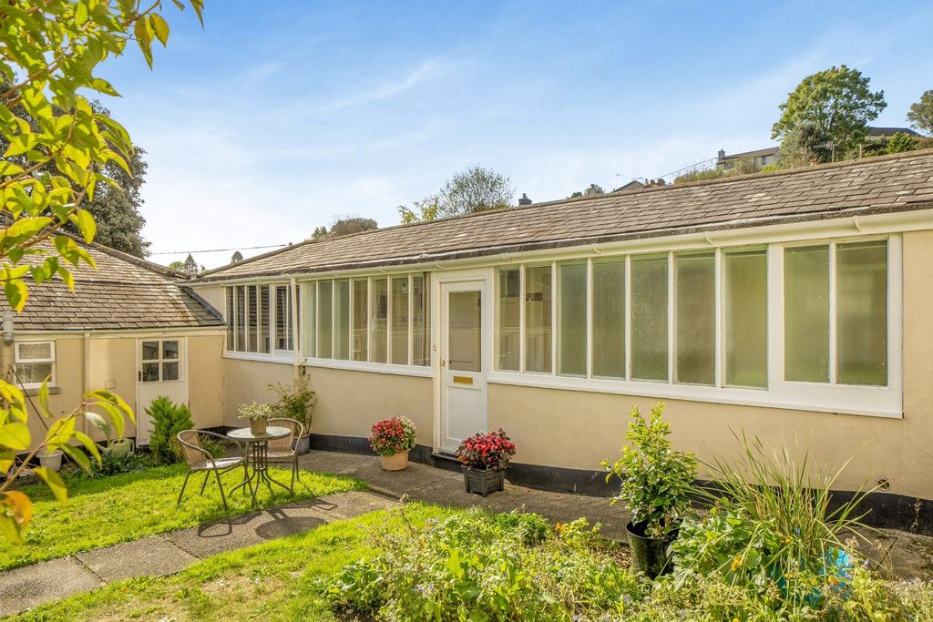 Property photo 1 of 12 5600940