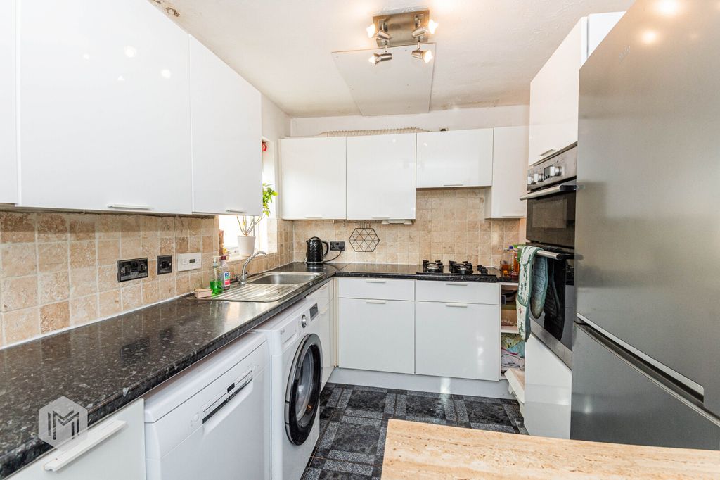 Property photo 3 of 19 Picture No. 10