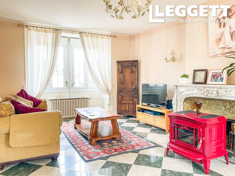 Property photo 2 of 10