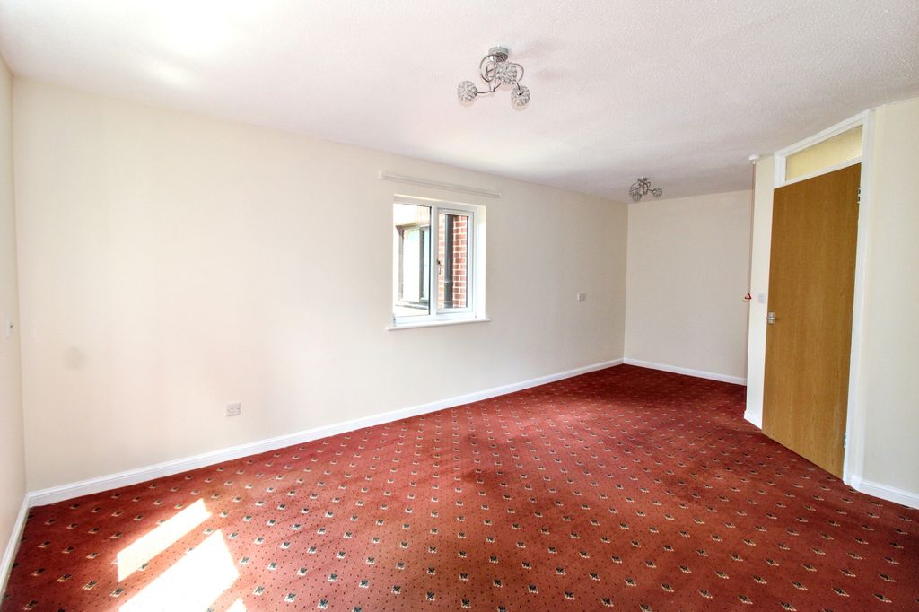 Property photo 2 of 10