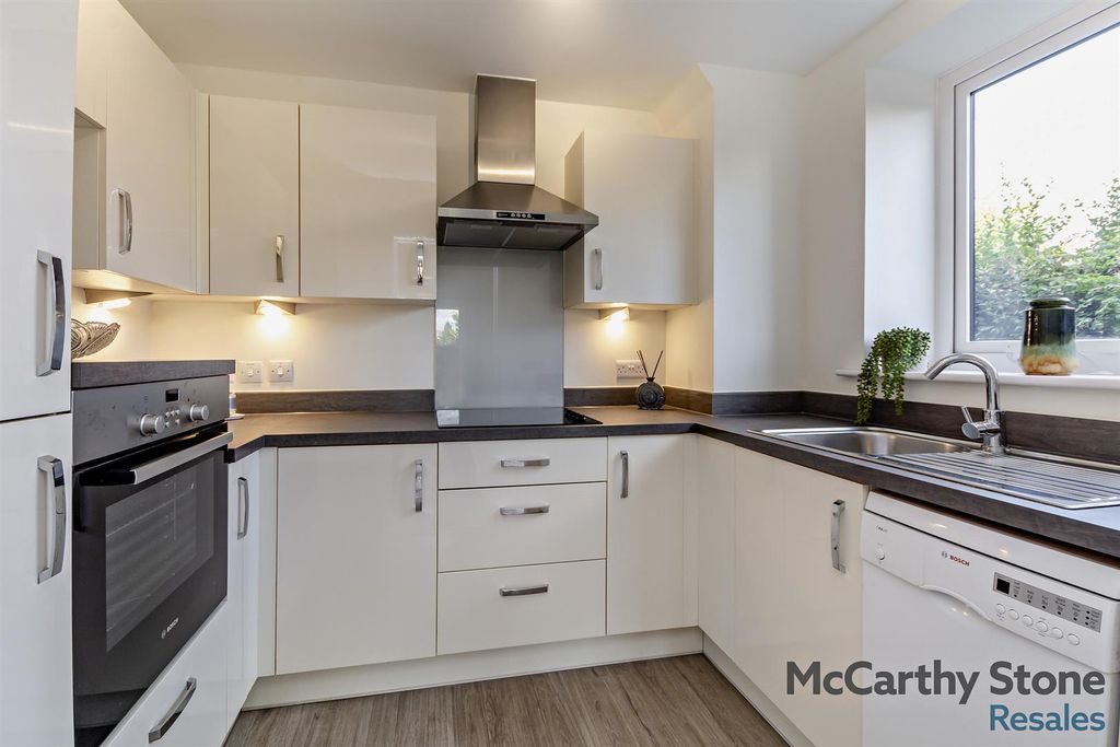 Property photo 1 of 12 Kitchen