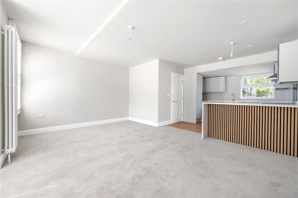 Property photo 1 of 16 Reception/ Kitchen
