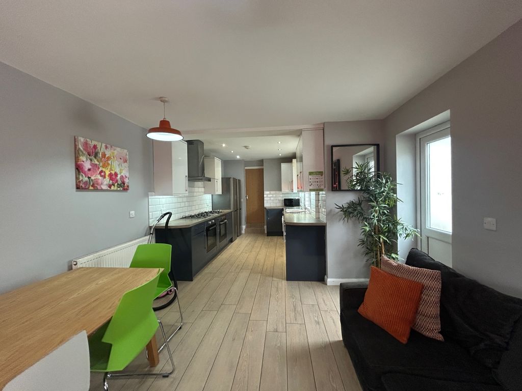 Property photo 2 of 8 5Abc6A4F-5723-4E69-9449-A5d212F6A571