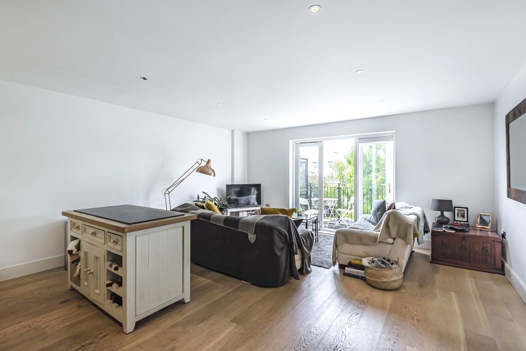 Property photo 1 of 8 1