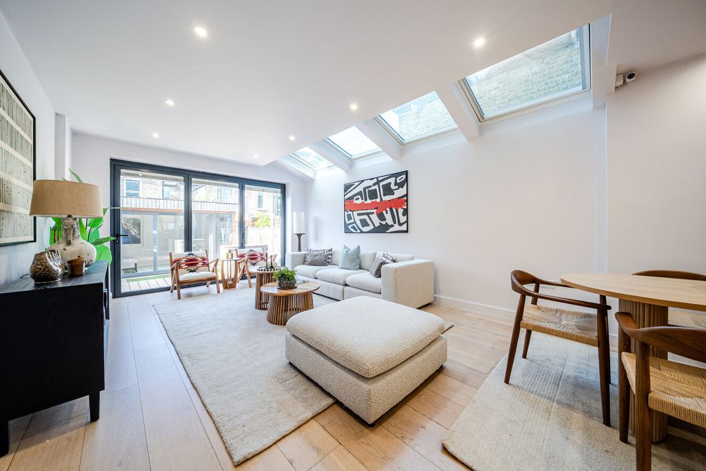 Property photo 1 of 19 1522050-21-6Ab24d...