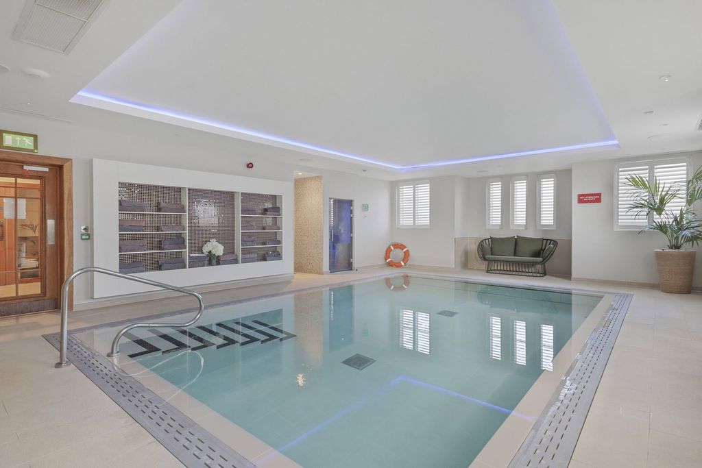 Property photo 2 of 25