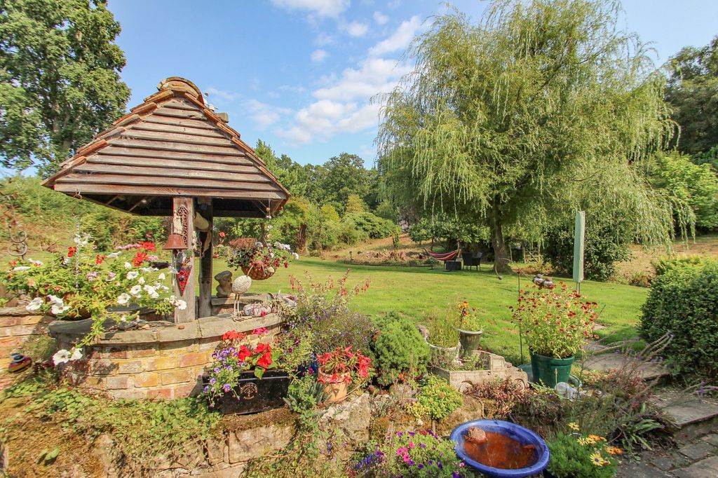 Property photo 2 of 33