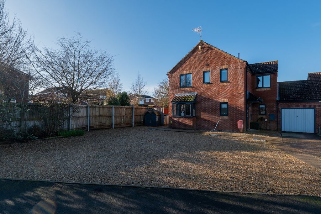 Property photo 1 of 29 4676151