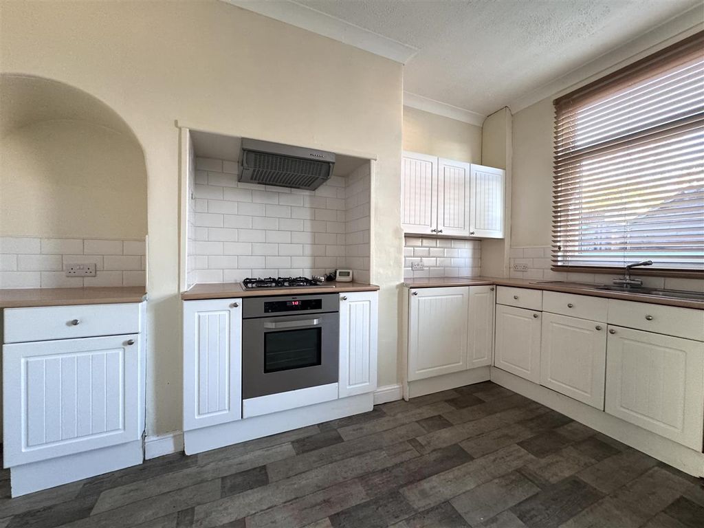 Property photo 3 of 21 Kitchen Dining Room