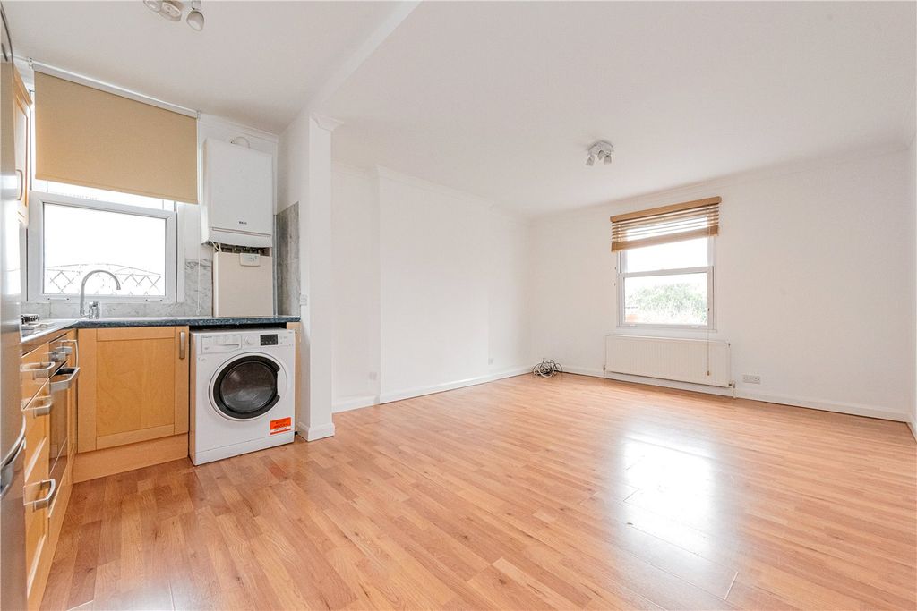 Property photo 1 of 7 Picture No. 15