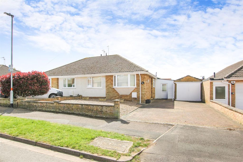 Property photo 1 of 21 Front