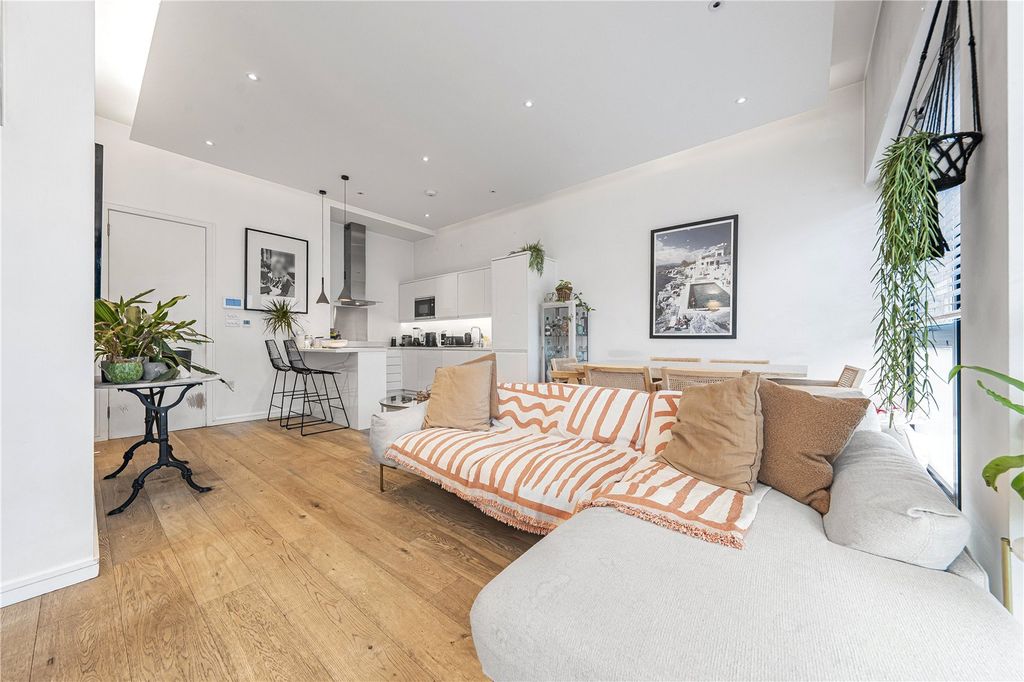 Property photo 3 of 10 Picture No. 12