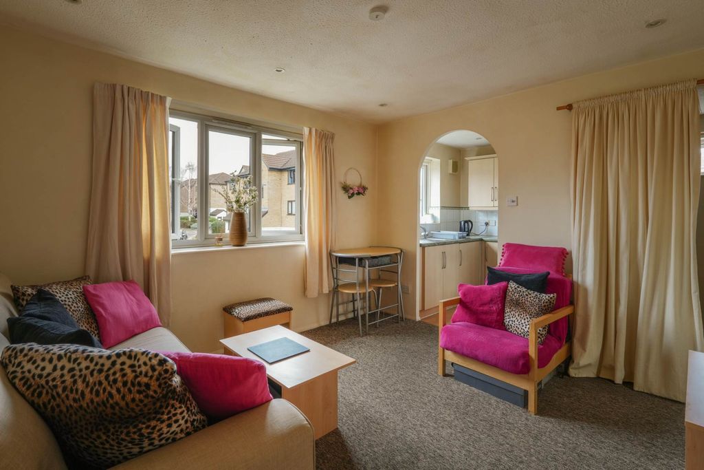 Property photo 3 of 9