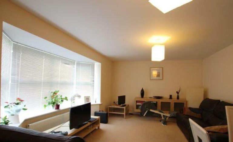 Property photo 2 of 6 Living Room