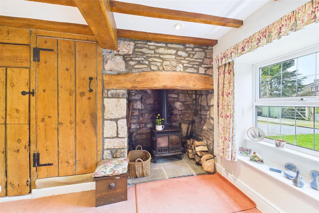 Property photo 3 of 19