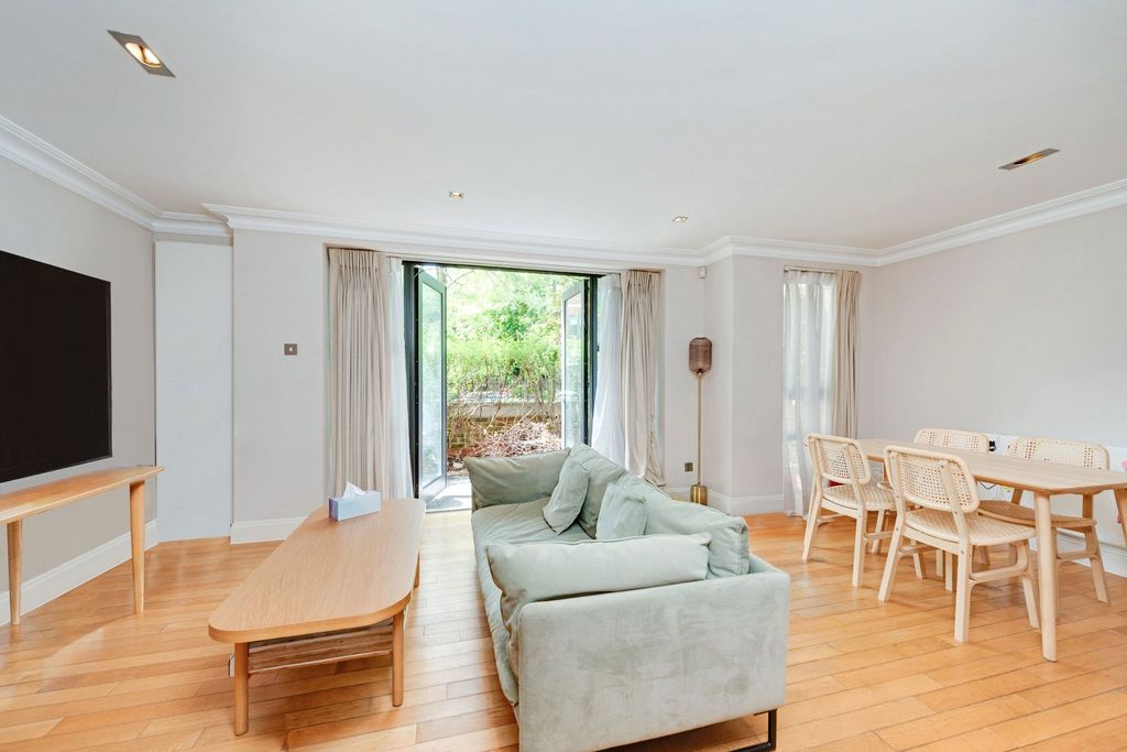 Property photo 3 of 11 Picture No. 14