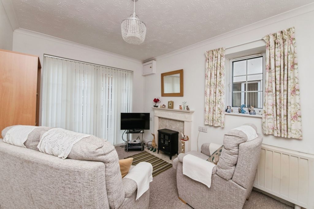 Property photo 3 of 17 Pbox-Img.Jpg