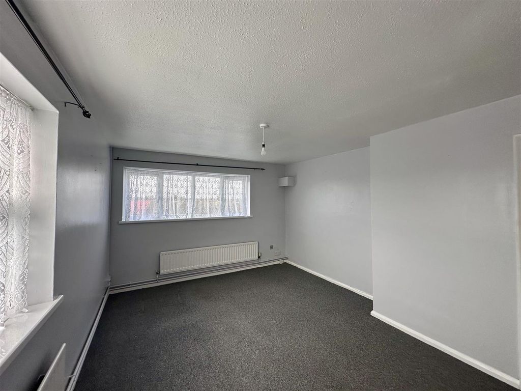 Property photo 3 of 9 Tempimageykdmb6.Jpg