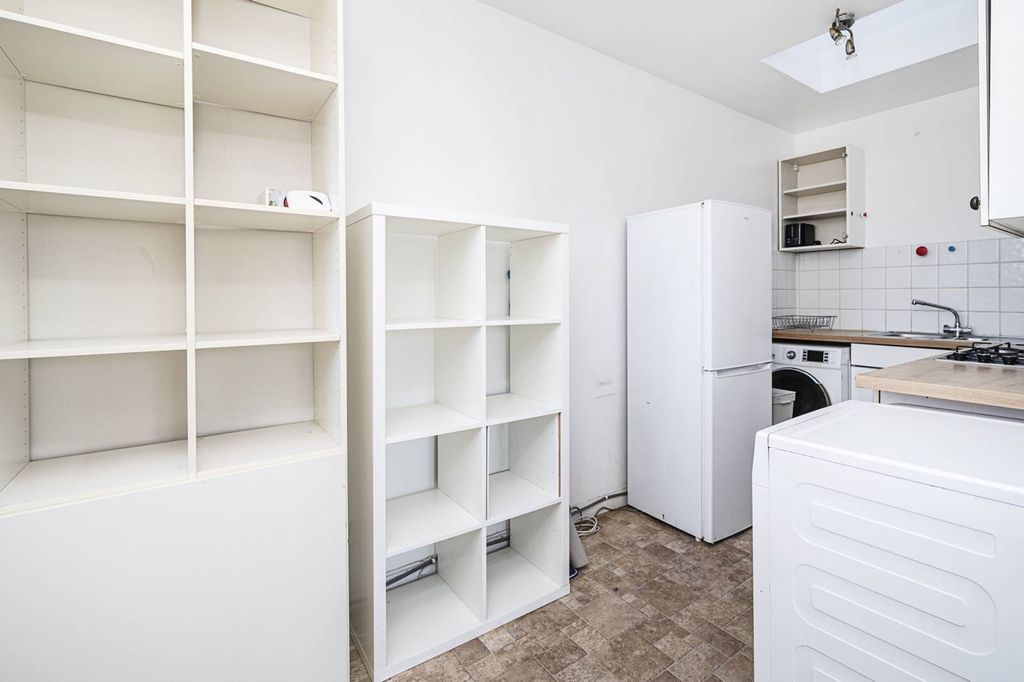 Property photo 3 of 6