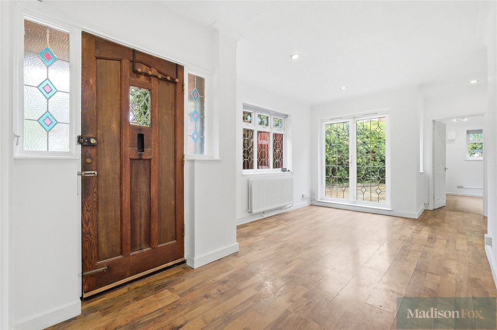 Property photo 2 of 27 Picture No. 22