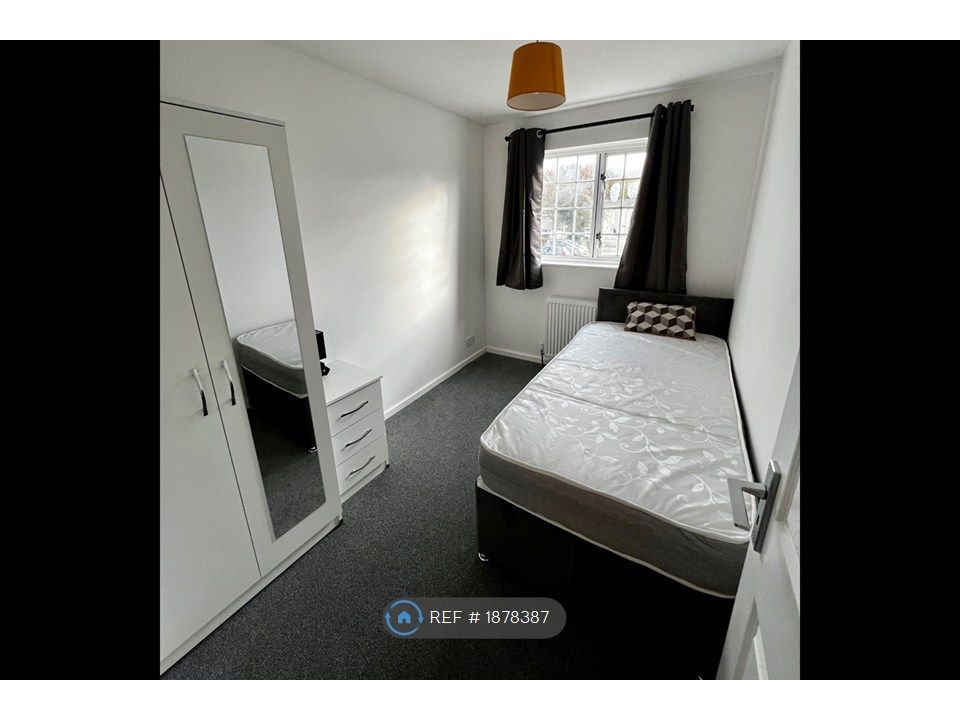 Property photo 3 of 20 Single Bedroom