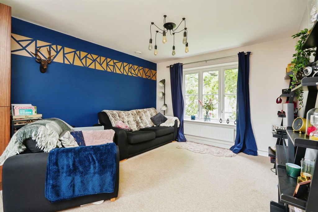 Property photo 2 of 14