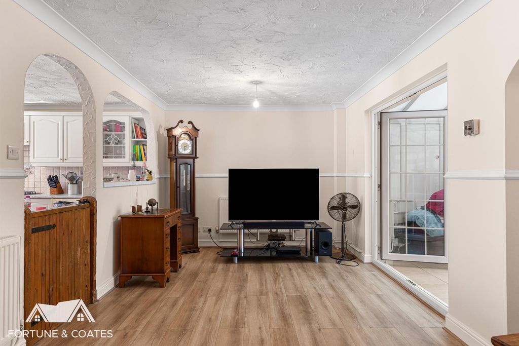 Property photo 3 of 16 Tithelands_11.Jpg