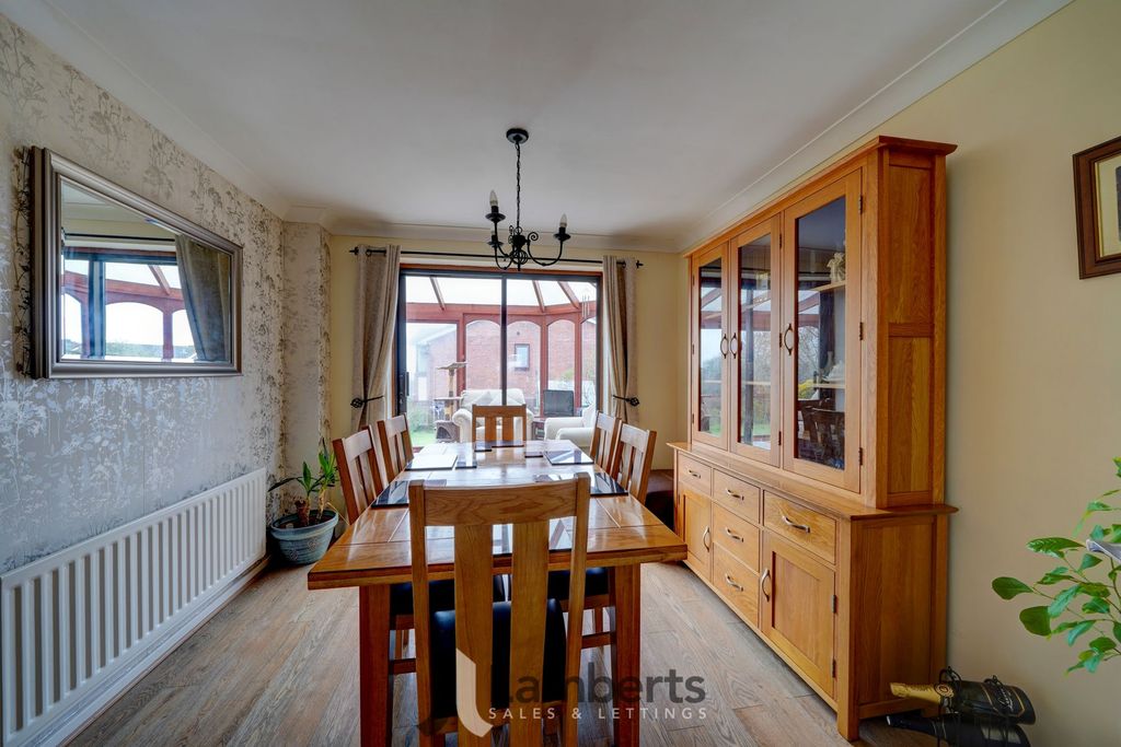 Property photo 3 of 34 Dining Room