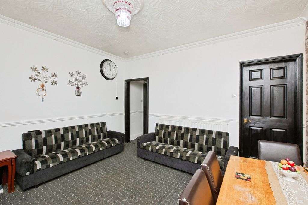 Property photo 3 of 19 Dinning Room