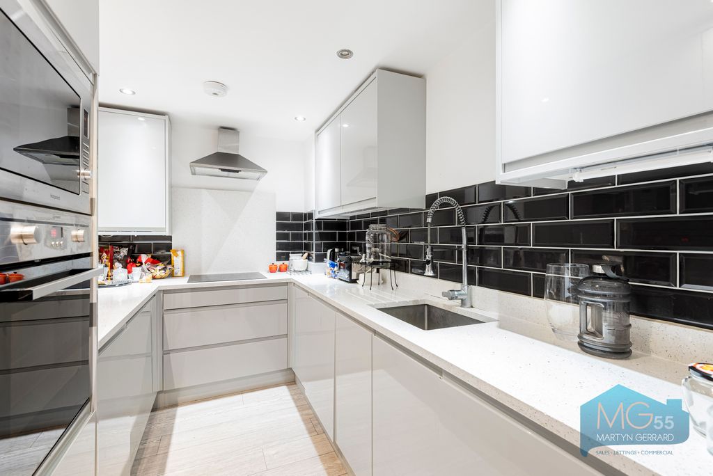 Property photo 2 of 13 Picture No. 21