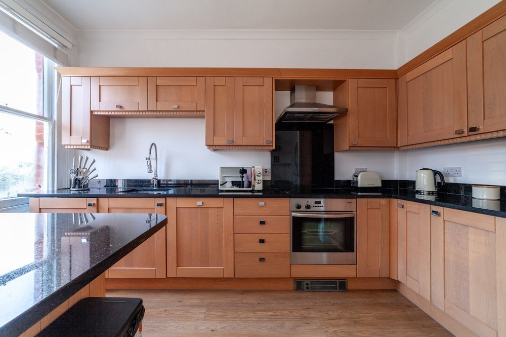 Property photo 2 of 24 Kitchen