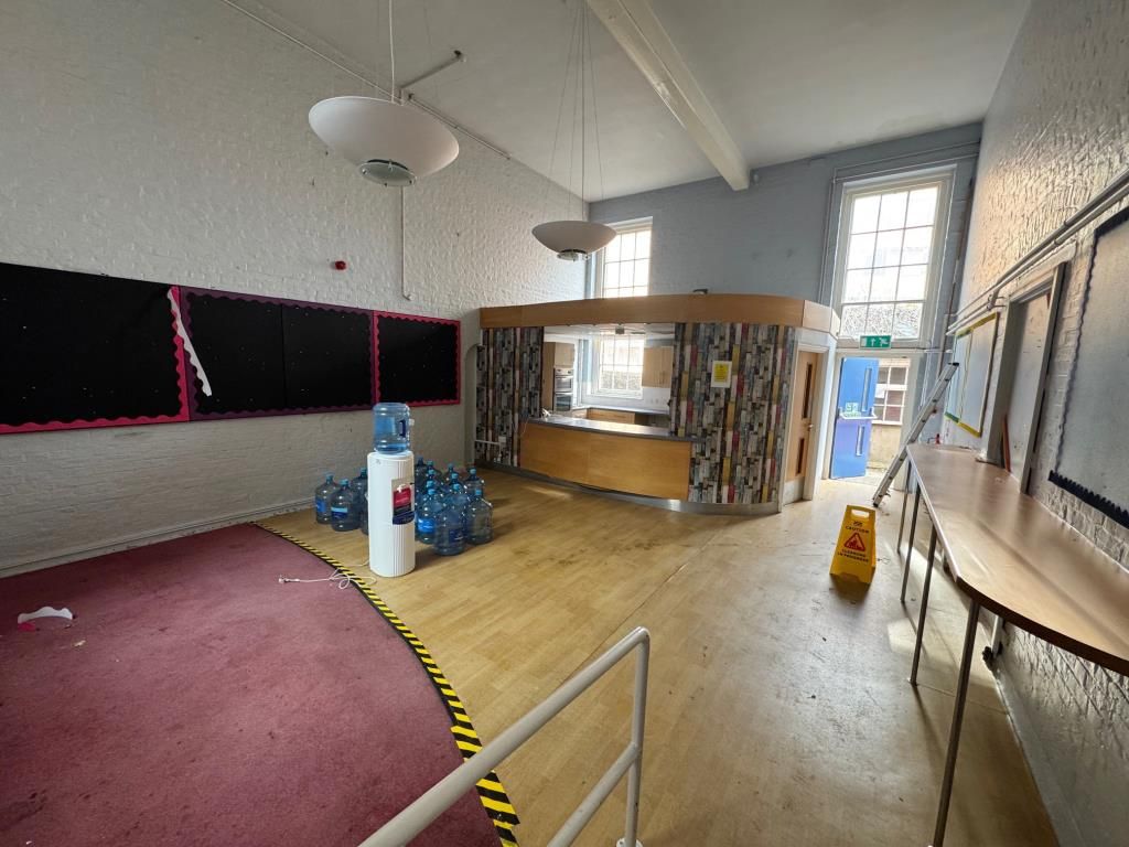 Property photo 3 of 11 Cafeteria