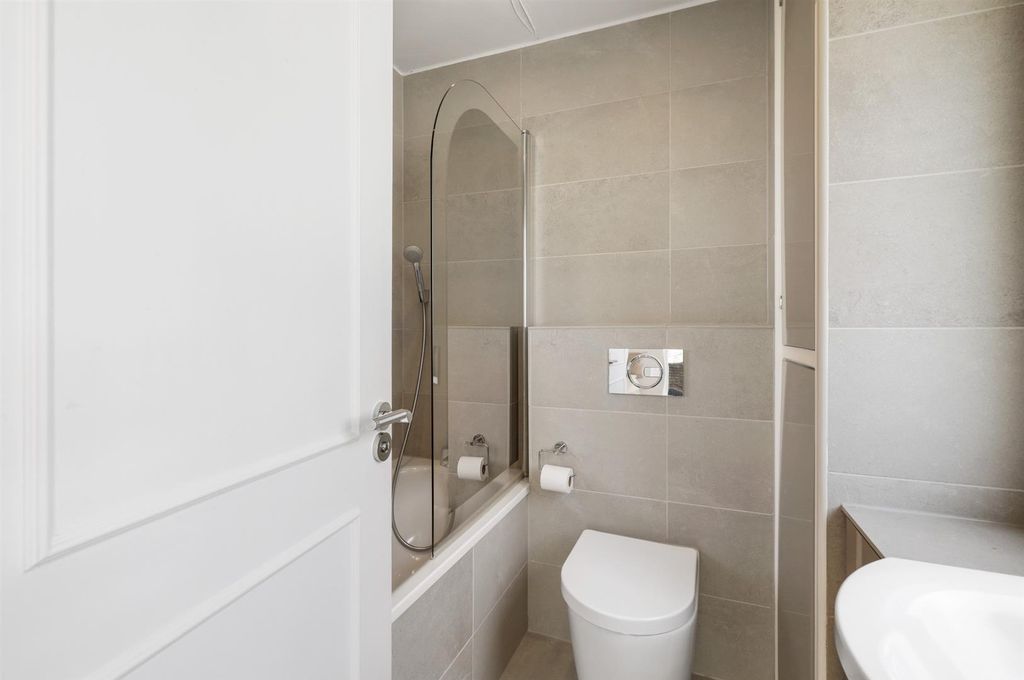 Property photo 3 of 16 Bath2-2.Jpg
