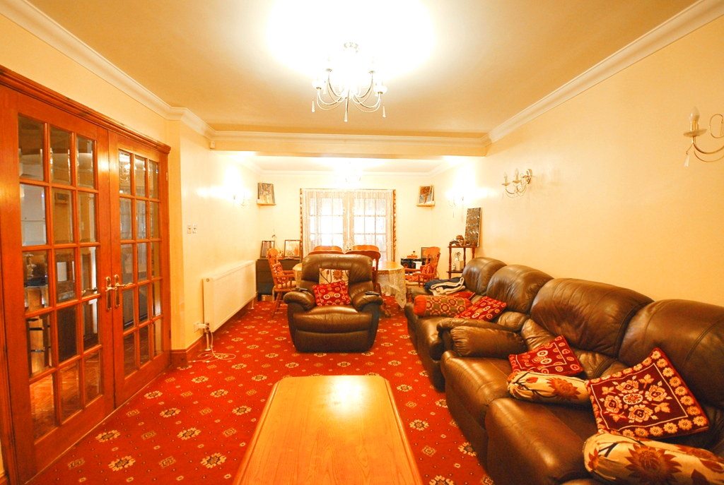 Property photo 2 of 20