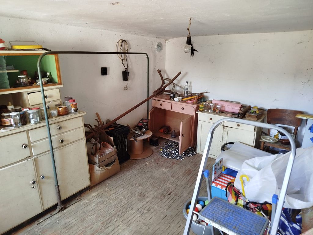 Property photo 3 of 6