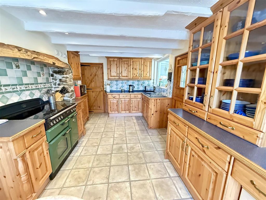 Property photo 2 of 54 Kitchen